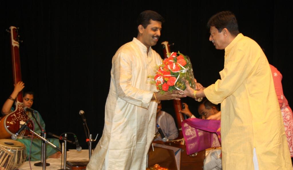 Sri Anant Nag felicitating Keerti